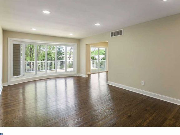 2nd image of 1914 Birchwood Park Dr N