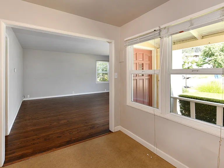 1415 Meek Ave — Photo 23
