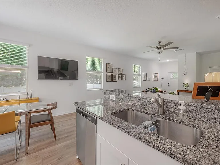 5223 Forum Blvd — Photo 10