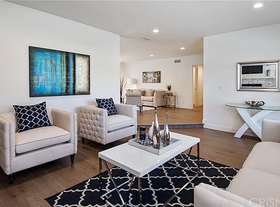5th image of 23634 Emelita St