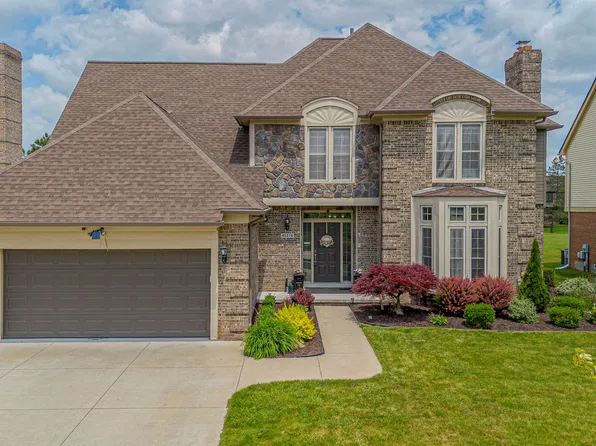 45276 Thornhill Rd, Canton, MI 48188