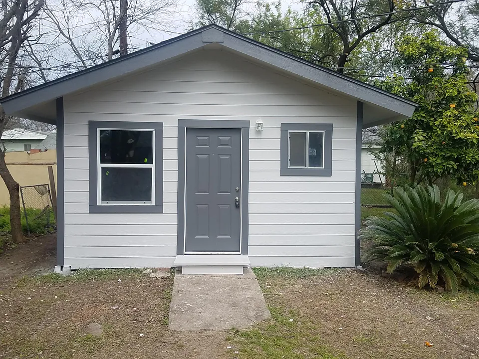 1837 W Woodlawn Ave #3