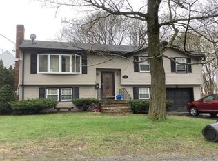 27 Davis St, Woburn, MA 01801