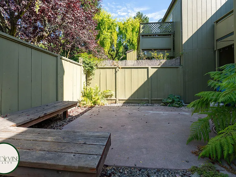 2705 Subec Ln — Photo 5