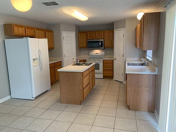 3rd image of 2531 Baffin St #2531