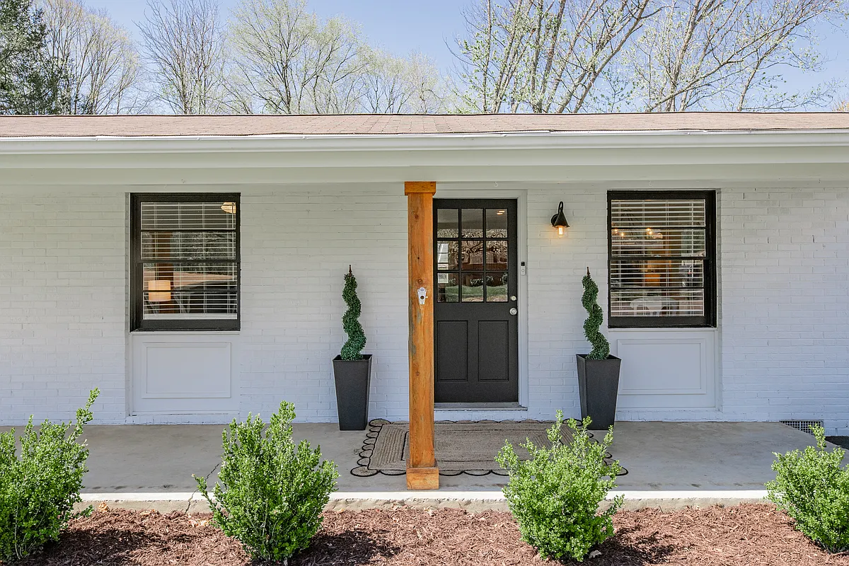 Covered entry porch - 733 Waco Rd