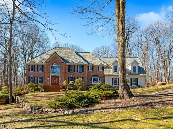 37 Hilltop Rd, Kinnelon Boro, NJ 07405