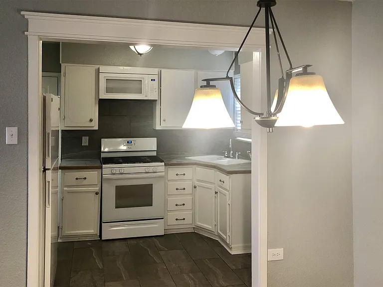 2813 Mitchell Ave — Photo 17