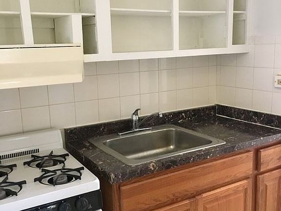 3rd image of 2036 S 5th Ave APT 301