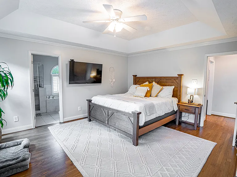 6028 Iverleigh Cir — Photo 11