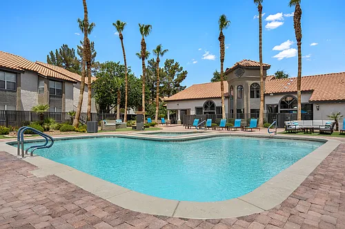 Solis at Flamingo Photo 1