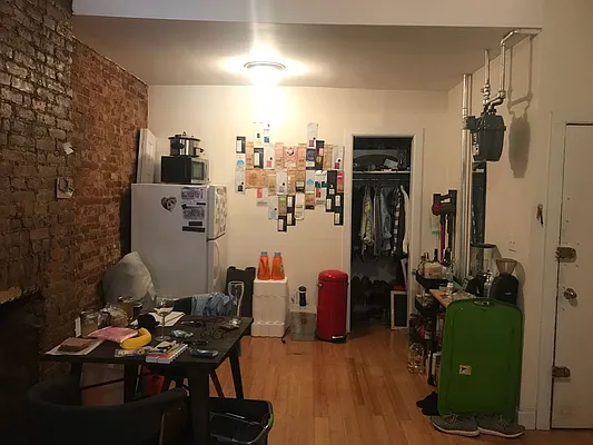 Rented by Premier Metro Realty Corp | media 14