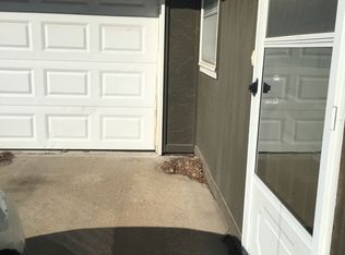 5910 E 136th St, Grandview, MO 64030
