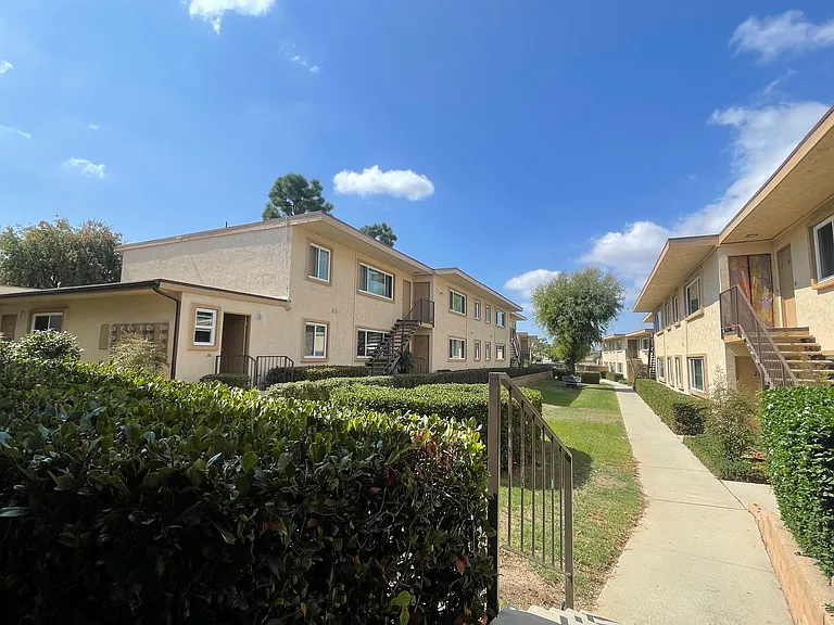 1675 Chapel Dr — Photo 6