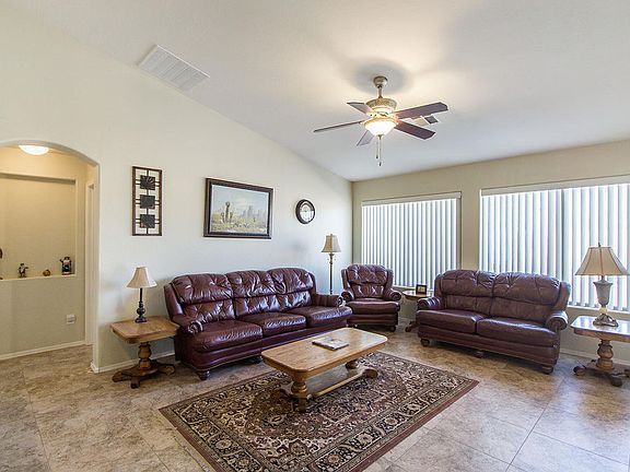 4th image of 1388 E Laurel Pl