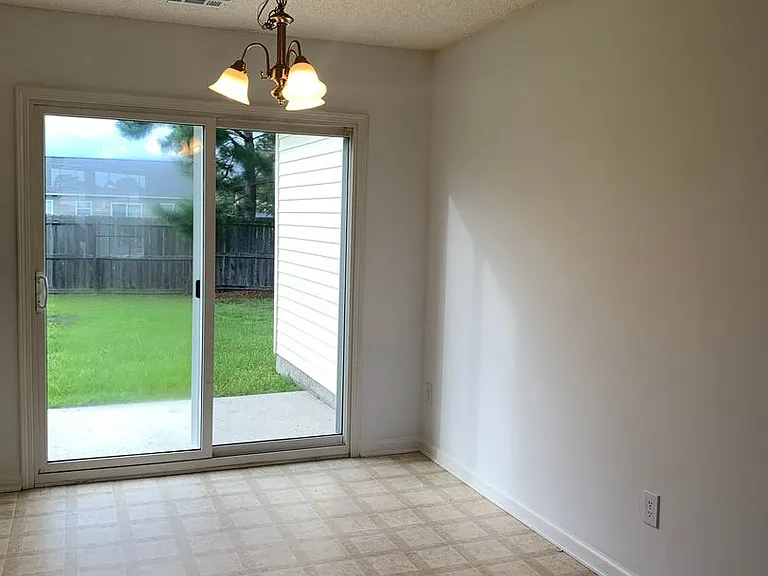 6943 Newbury Way — Photo 5