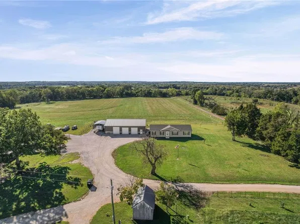 19173 W 367th St, Paola, KS 66071