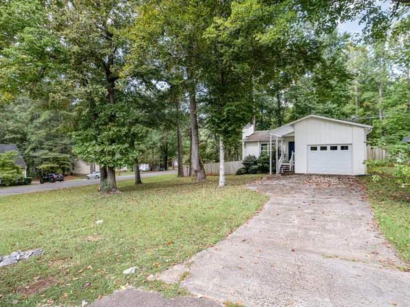 1312 Cedarhurst Dr, Sanford, NC 27332