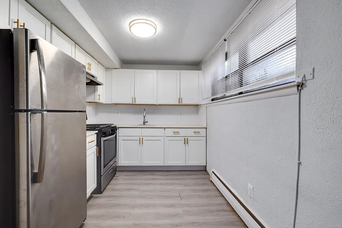Kitchen - 410-16 N Governor Printz Blvd