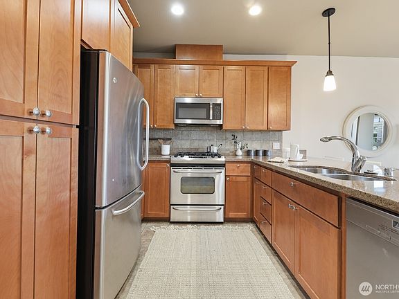 4th image of 6801 Greenwood Avenue N #415