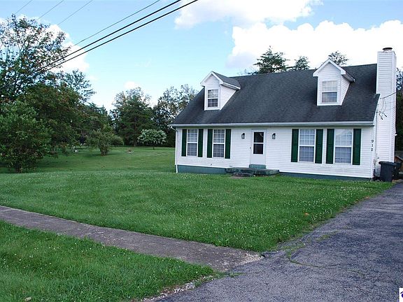 3rd image of 912 Woods Hollow Dr