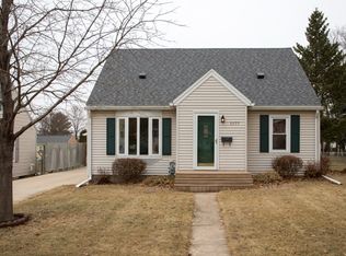 1177 E Mitchell Ave, Waterloo, IA 50702