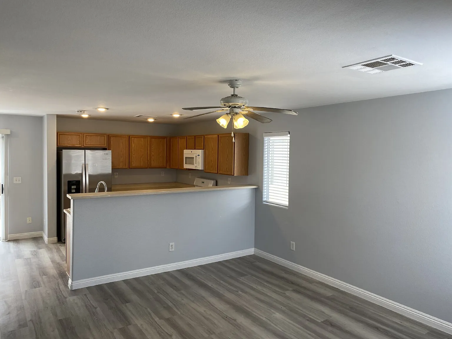 2 bed, 2.5 bath, 1144 sqft, $1,675 — Photo 4
