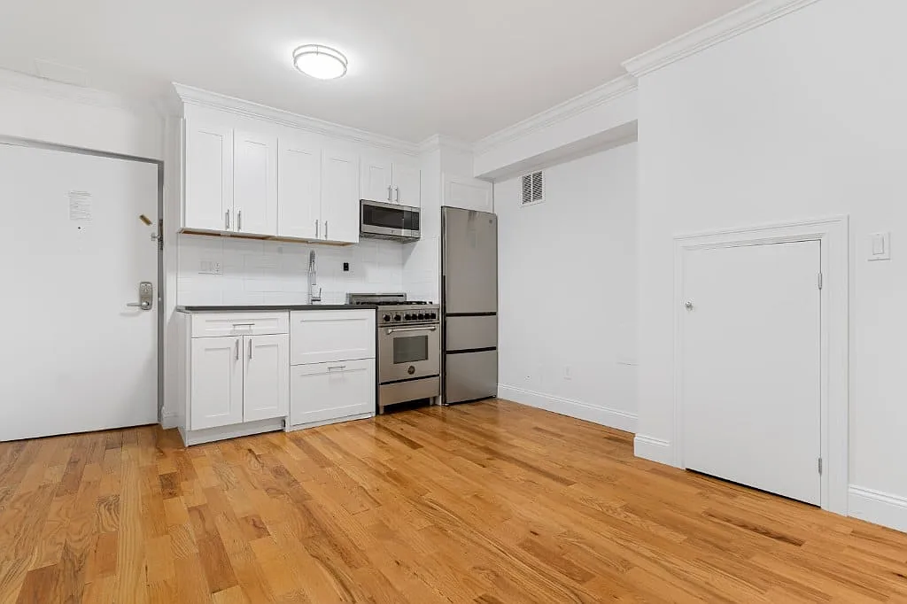 210 East 22nd Street — Photo 1