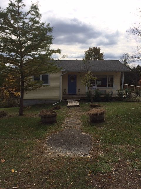 1st image of 1584 Lakeshore Drive