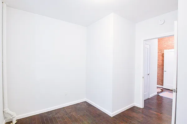 Rented by Clove Realty LLC | media 23