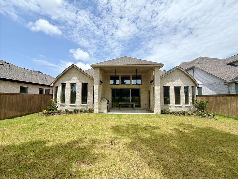 22037 Gateway Arch Dr — Photo 27