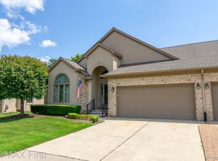 52774 Hunters Pointe Ct #44, Macomb, MI 48042