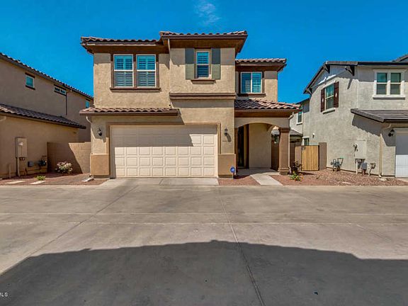 2nd image of 153 E Roadrunner Drive