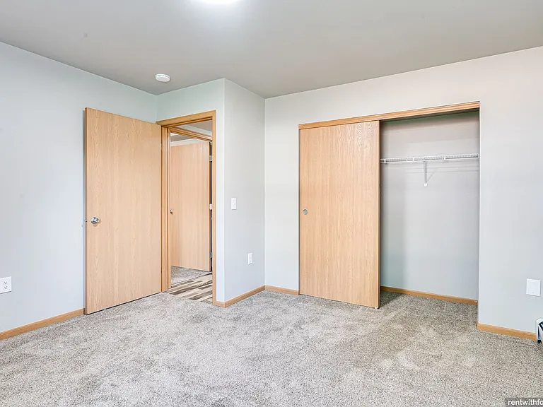 Lincoln Ridge — Photo 9