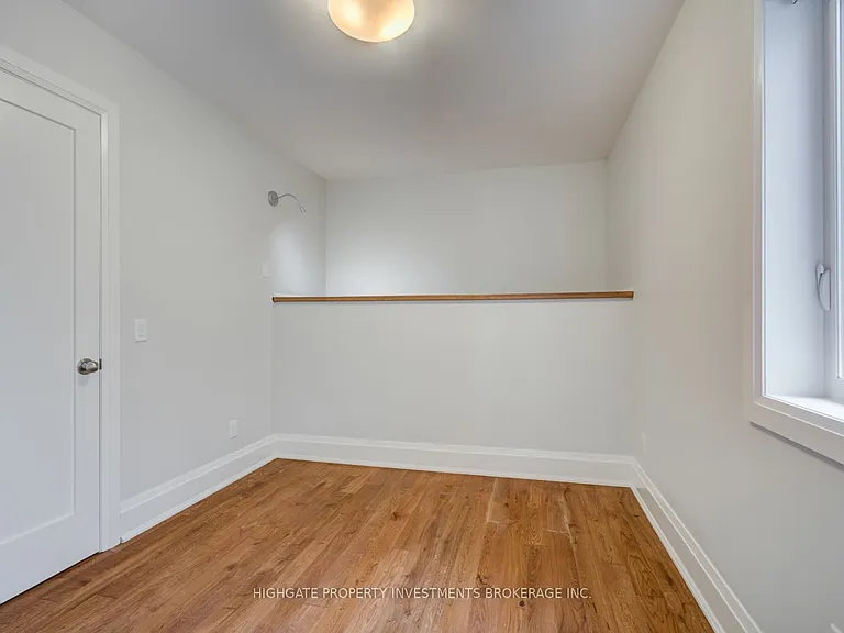 129 Hilton Ave #MAIN — Photo 14