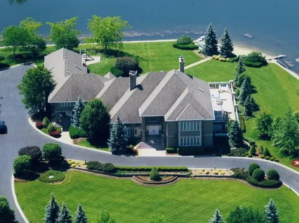 21 Polo Dr, South Barrington, IL 60010