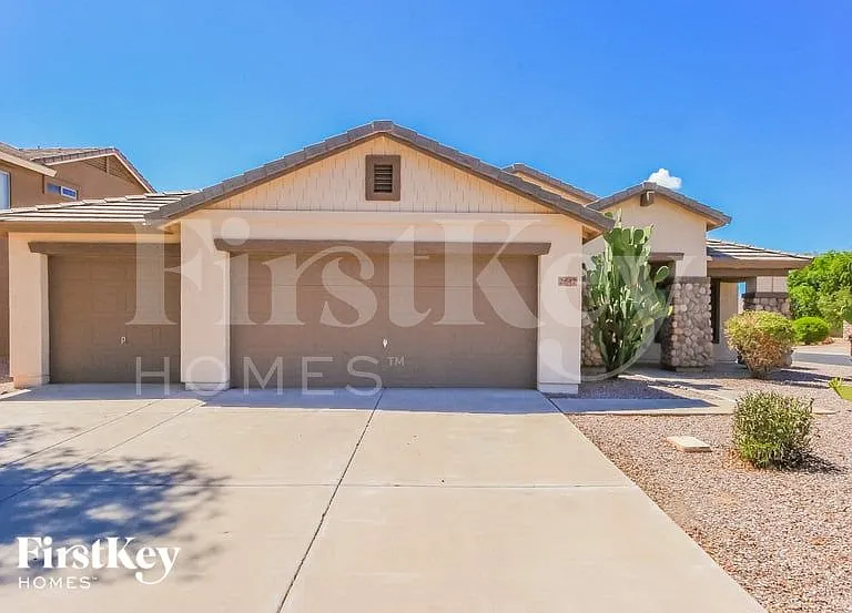 2647 W Canyon Way — Photo 1