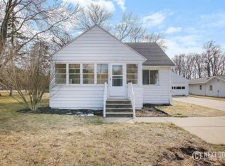 490 Riley St, Holland, MI 49424