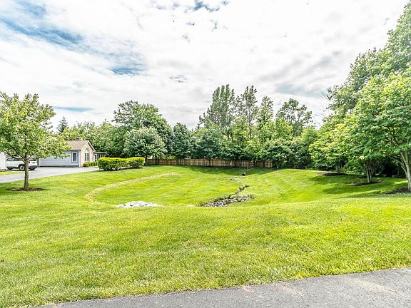 2nd image of 240 Villa Oaks Ln