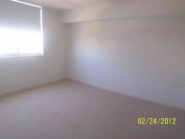2nd image of 18800 NE 29th Ave APT 906