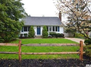 14 William St, East Northport, NY 11731
