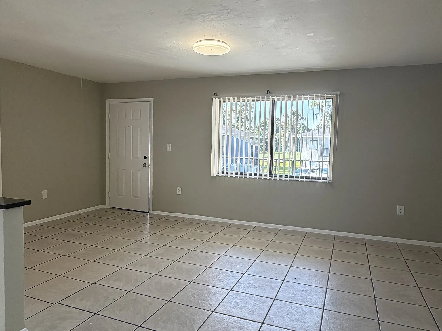 4214 Desoto Avenue - 42 — Photo 3