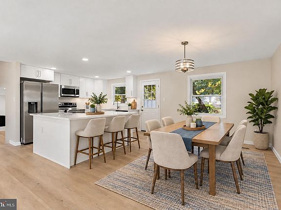 3rd image of 5614 Daniel Cir