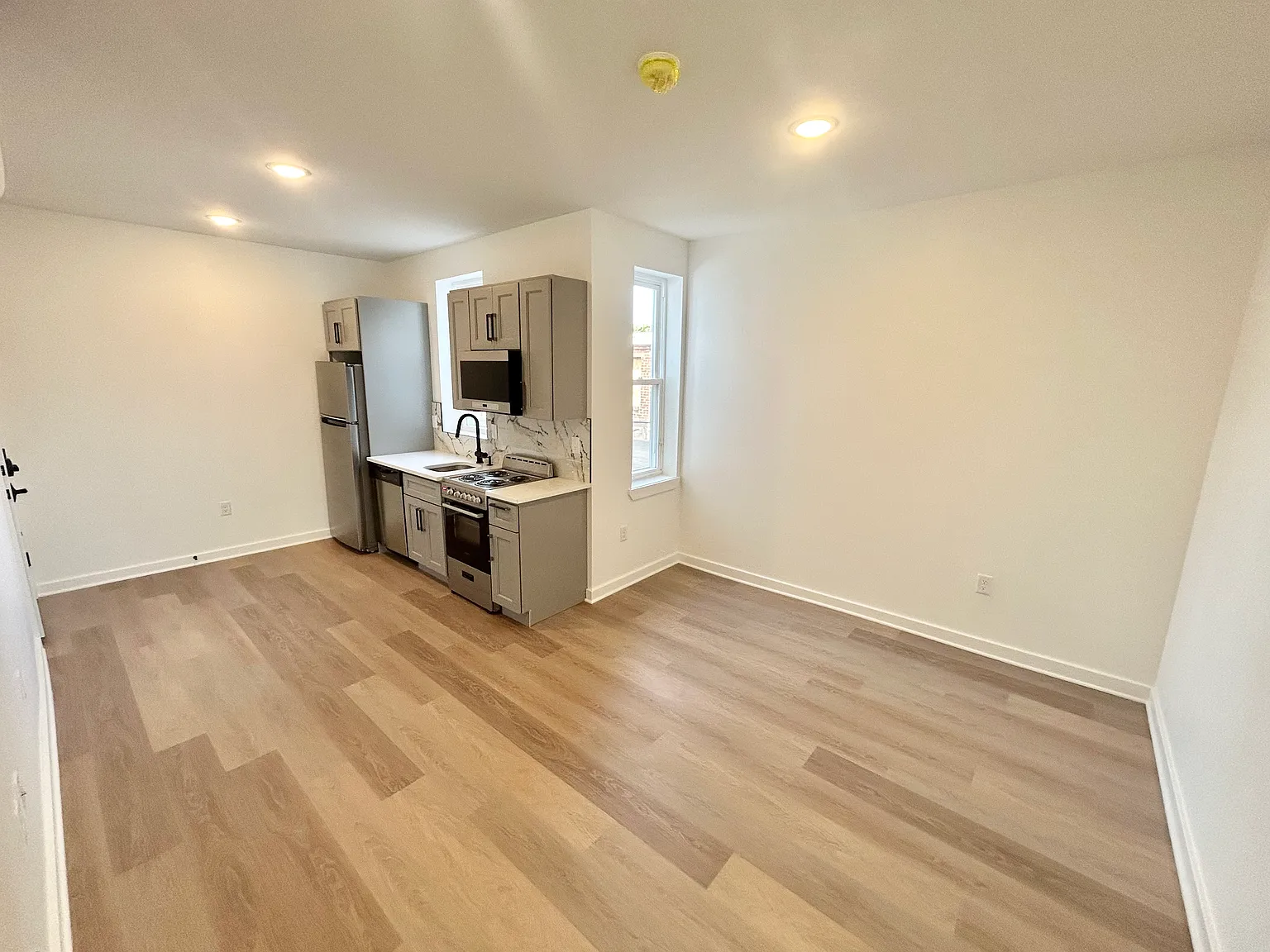 Brand-New One-Bedroom with Central Air and In-Unit Laundry — Photo 2
