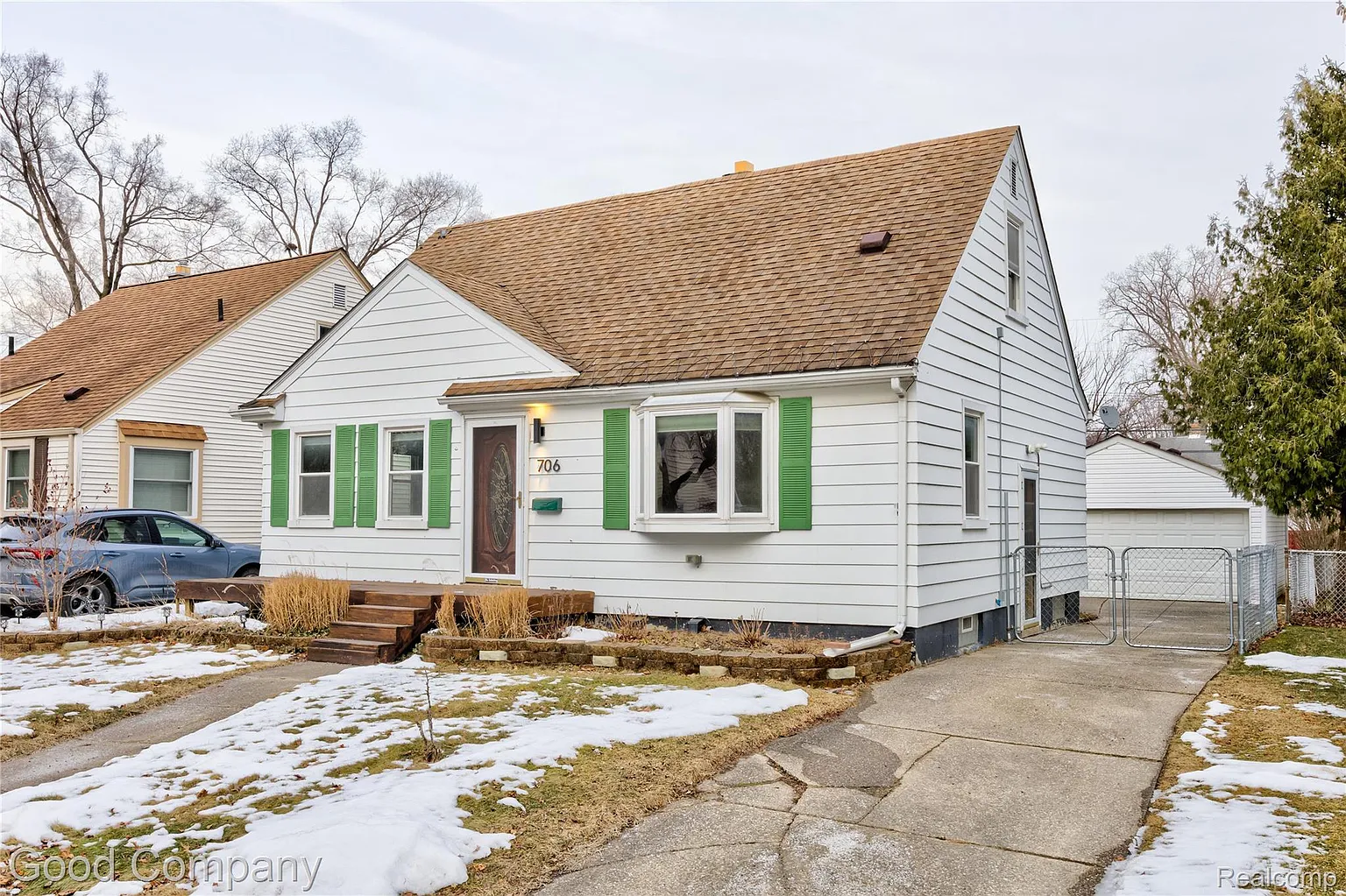 706 N Vermont Ave photo 1