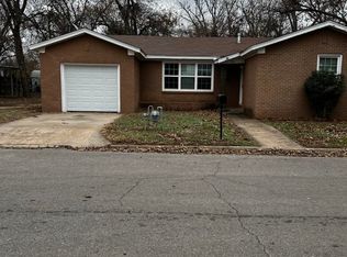 201 S Wigham St, Burkburnett, TX 76354
