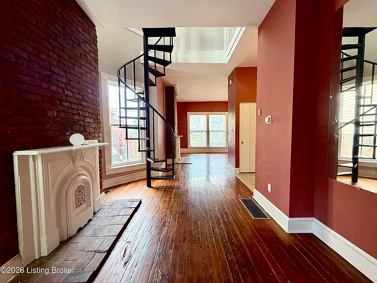 1039 E Breckinridge St #1 — Photo 2