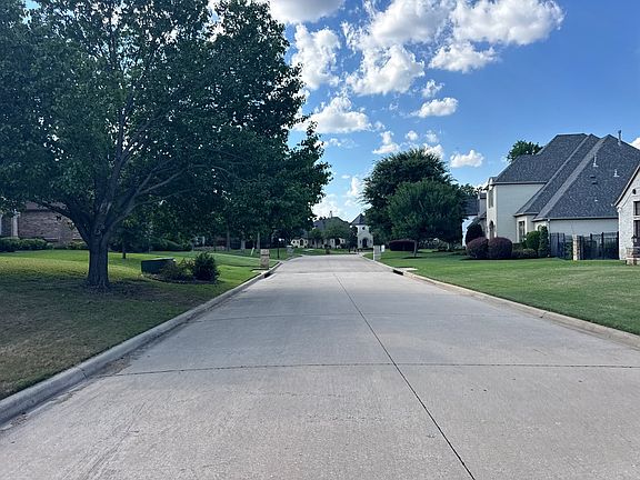 4th image of 1401 Long And Winding Rd