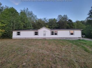 6340 Rocky Fork Rd, Charleston, WV 25312