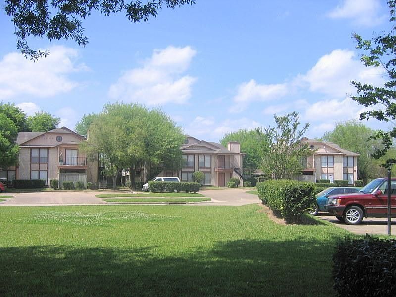 1st image of 11507 Meadow Pines Ct #4